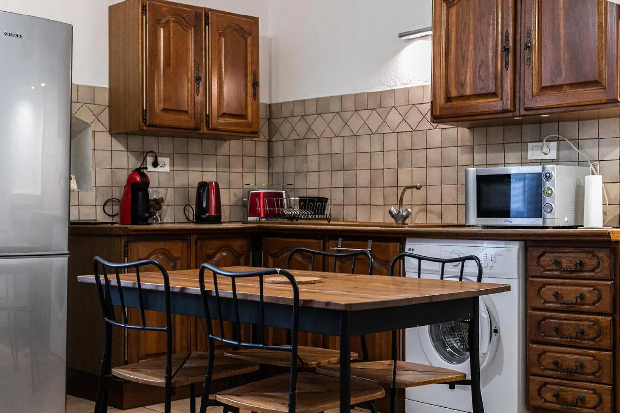 Appartement Au Coeur Du Vieux Village Saint-Chamas Frankrijk